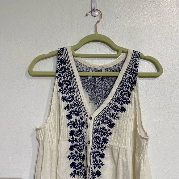 Joie White Blue Embroidered Sleeveless Button Down Blouse Sz M - Picture 3 of 12